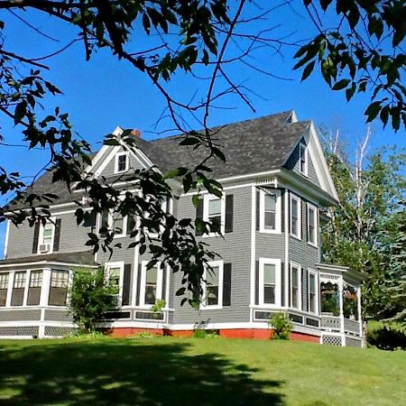 Whitefield Private 2 Bedrooms And 1 Bathroom In Grand Victorian Home In The Heart Of The Whiite Mountains! Great Host מראה חיצוני תמונה